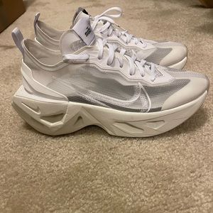 Nike vista zoomx sneakers